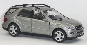 Mercedes Benz ML 350 Sammlermodell silber ca. 12cm Neuware von WELLY - Picture 1 of 3