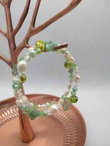 Gorgeous Pearl And Glass Memory Wire Bracelet In Green and White Colours - Picture 1 of 13