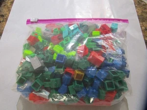 Casas y Hoteles de Plástico 9 Onzas Muchos Colores Surtidos - Imagen 1 de 2