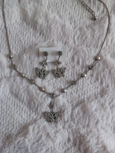 Vintage 90's Y2K Early 2000's Butterfly Earrings & Necklace Set Silver Tone - Picture 1 of 9