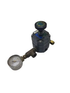 Controlair Type-100 Pressure Regulator 2-40psi 150Psi Max With Gauge - Picture 1 of 6