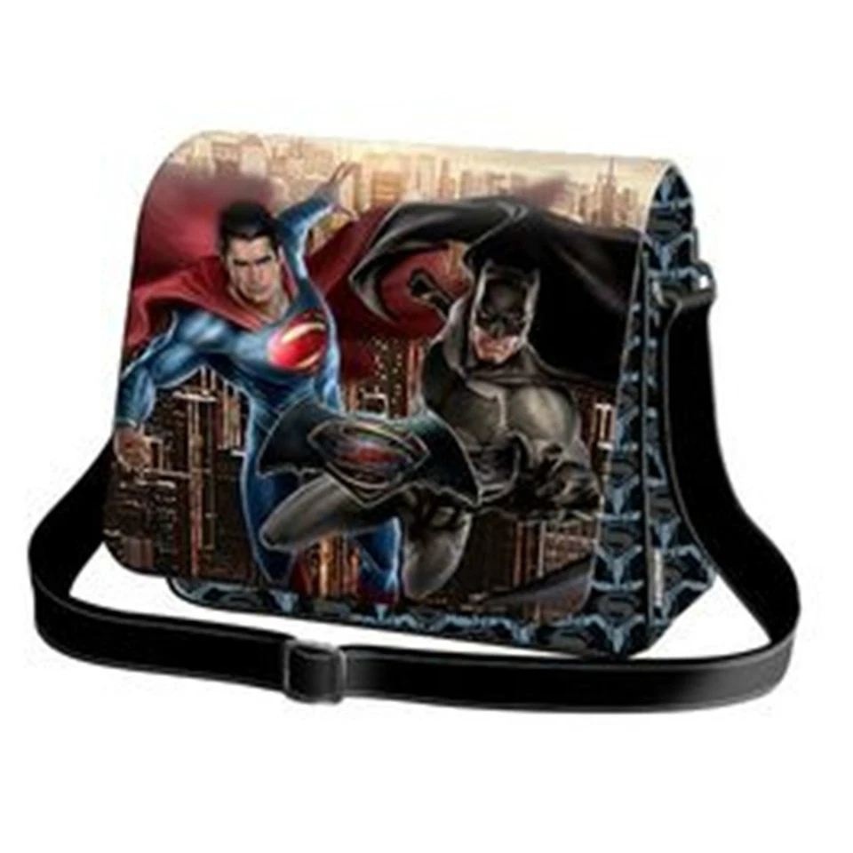 Batman vs Superman DC Dawn (2712) - Schultertasche mit Klappe Größe ca:37x29x10cm