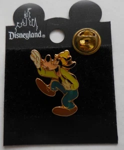 Disney Pin Monogram Goofy Having a Good Laugh Pin New - Picture 1 of 3
