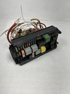 2010 - 2016 Mercedes W212 E350 Front SAM Module Relay Fuse Box GENUINE OEM - Picture 1 of 9