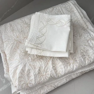 Vintage Tablecloth 69x120” Embroidered White Gold With 16 Square Napkins Cotton - Picture 1 of 20