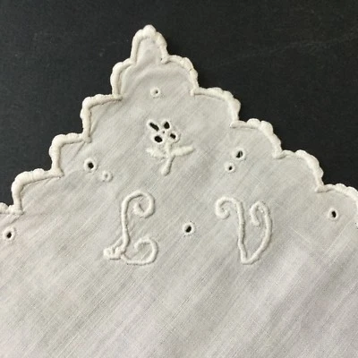 MOUCHOIR ANCIEN DE MARIAGE BAL BRODERIE LV Antique French HANDKERCHIEF - Photo 1/4
