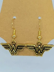 DC Comics Wonder Woman Cuelga Pendientes - NUEVO - Imagen 1 de 1