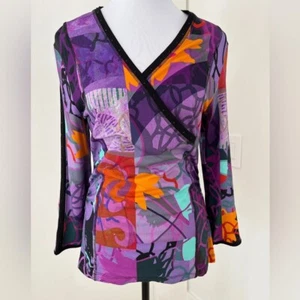 DOLCEZZA Simply Art Pullover Top 3/4 Sleeve Criss Cross Front Stud Detail Artsy - Imagen 1 de 16