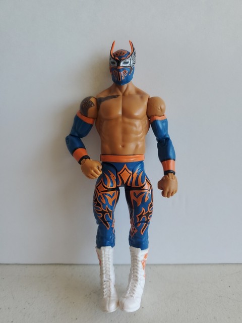 Lote misto de (17) bonecos colecionáveis de luta livre WWE Mattel