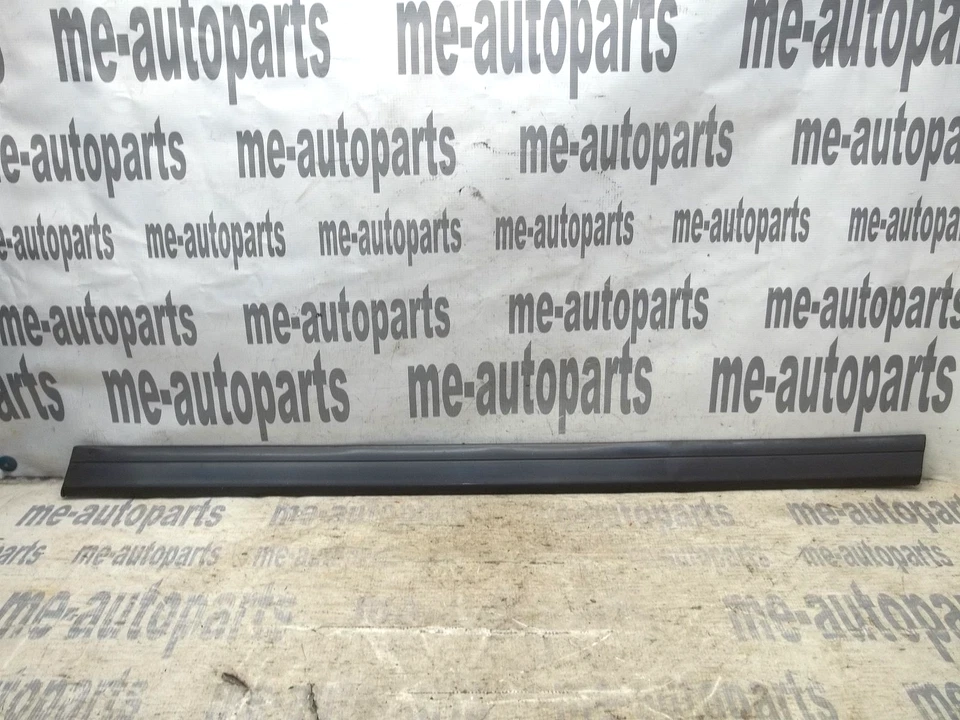 Moldura de puerta central inferior delantera pasajero derecho mercedes-benz w124 86-89 Foto 1 de 4