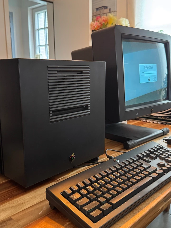 🔥 Rare NeXT Cube with iconic monitor, ZuluSCSI, 64MB RAM and Slot Load CDROM 🔥 - Bild 1 von 4