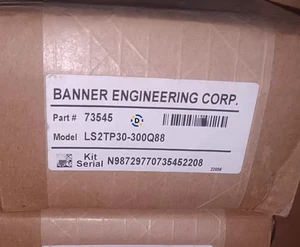 New Banner LS2TP30-300Q88 safety light curtain - Picture 1 of 1