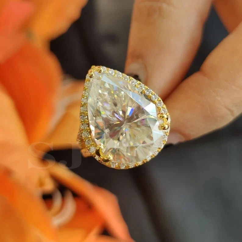 10.00 Ct Pear Cut Off white Treated Diamond Solitaire Engagement Ring 925 Silver - Image 1 of 4