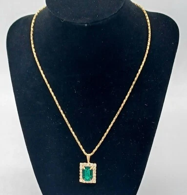 Colgante: Piedra Verde Esmeralda Facetada con Estrás Transparente Collar Tono Dorado Foto 1 de 3