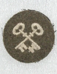 Canadian Army cloth trade badge, Group 1 Storeman - Picture 1 of 2