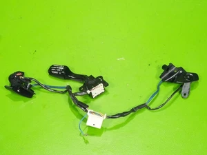 01-05 IS300 OEM Interruptor de control de crucero del volante + botones de cambio hacia arriba hacia abajo - Imagen 1 de 8