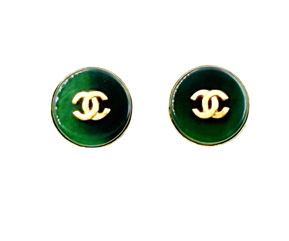 Pendientes Chanel Vintage Chapados en Oro CC Piedra Verde Clip Redondo Foto 1 de 4