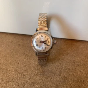 Vintage Timex Wind Up Watch Silver Toned Stretchy Band Round White Face - Picture 1 of 5