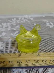 E.E. Ed Bowman Yellow Vaseline Glass - Mini Hen on Nest Glows Miniature Tiny - Picture 1 of 13