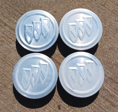 Buick LaCrosse Allure Regal Enclave conjunto de tampa central de 4 2005-2017 p/n 9595010 A1 - Imagem 1 de 3