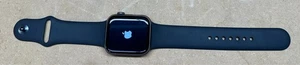 Apple Watch SE (1st Generation) 44mm Space Gray Aluminum GPS - Photo 1 sur 6