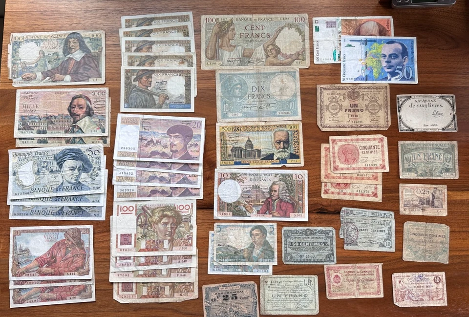 France - Large lot of vintage notes circulated - difficult to get notes #0316 - Image 1 of 4