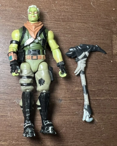 Fortnite Jazwares 4" Action Figure BRAINIAC With Weapon Solo Mode Cover