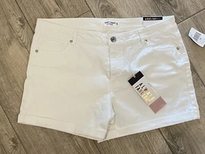 Almost Famous Damengröße 19 perfekte Passform mittelhoher Bund weiß Denim Bündchen Shorts - Bild 1 von 8