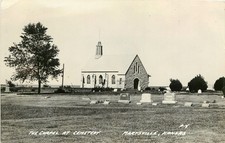 Kansas, Kansas, Marysville, Capela Em Cemitério Década De 1940 Cartão Postal Foto Real