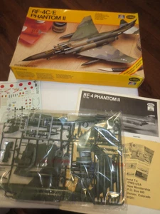 Kit Modelo Testors Italeri 1/72 RF-4C/E Phantom II #682 - Imagen 1 de 12