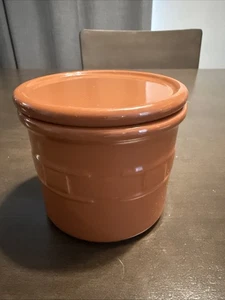 Longaberger Woven Traditions Pottery Paprika 1 pint crock with lid - Picture 1 of 8