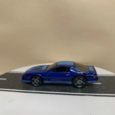 Hot Wheels HW Muscle Mania No191 1985 Chevrolet Camaro IROC-Z синий со спицами PR5 почти как новый - Изображение 1 из 4
