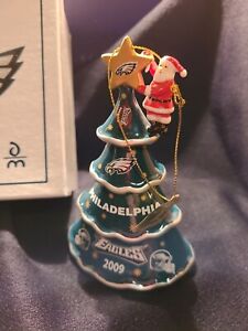 Danbury Mint 2009 NFL PHILADELPHIA EAGLES FOOTBALL Christmas Tree Ornament Santa