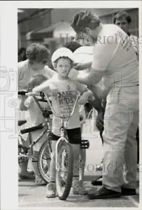 1989 Press Photo Sean Matthew and Bill Powers at Bike and Skateboard Rodeo - Picture 1 of 2