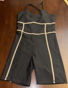 YPB Abercrombie SculptLuxe Active Strampler in schwarz mit hellbraunen Nähten - Größe M - Bild 1 von 12
