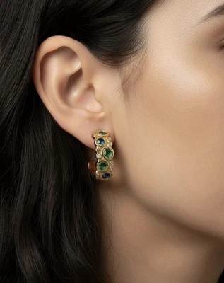 Pendientes de aro de oro Anthropologie moneda bisel martillado piedras preciosas boho circonita cúbica azul de colección Foto 1 de 4