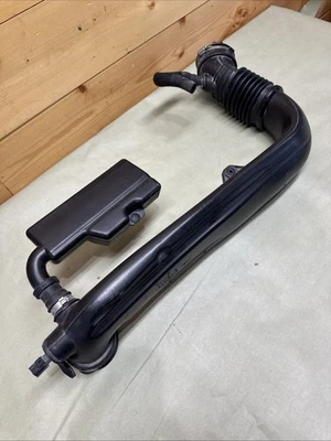 2015-2017 CHRYSLER 200 2.4L MOTOR ENTRADA DE AR TUBO DE ADMISSÃO SUPERIOR TUBO DUTO - Imagem 1 de 4