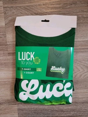 St Patricks Day Shirt - Lucky Mens L/XL Green Shamrock Short Sleeve Cotton Irish - Image 1 of 2