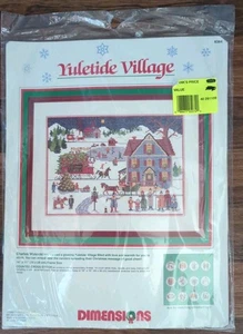 1988 DIMENSIONES "YULETIDE VILLAGE" KIT PUNTO DE CRUZ CONTADO 14" X 11" Nuevo/Sellado - Imagen 1 de 3