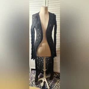 Suéter Plumero Arden B Negro Crochet con Brillo Plateado. Excelente estado. - Imagen 1 de 5