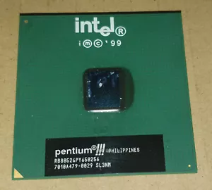 Intel Pentium III 650Mhz 256k L2 cache Processor Socket 370 SL3NM - Picture 1 of 2