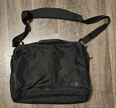 THE NORTH FACE • Bolso Mensajero para Laptop • Negro • Shuttle Pack Project Series Foto 1 de 4