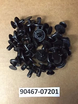 Juego de 15: clips de retención tipo empuje de nailon para Toyota 90467-07201 vendedor de EE. UU. Foto 1 de 2