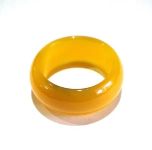 8mm Wide Yellow Jade Band Ring Womens Size 6.5 - Picture 1 of 1
