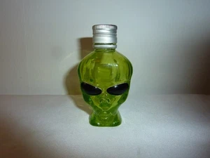 Botella Cabeza Alien Vodka Espacio Exterior VACÍA 50 ml Vidrio Verde Tornillo Tapa 3.5" - Imagen 1 de 5