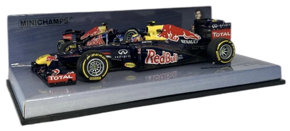 Minichamps 1/43 Red Bull Racing Renault Rb8 M. Webber 2012 410120002 Foto 1 de 4