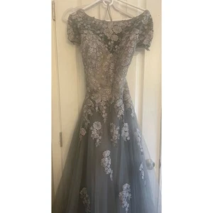 La Femme Silver/Grey Full Length cap sleeve full lace overlay evening gown, A29 - Picture 1 of 7