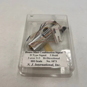NJ International HO House-Mast Combination Signal D 3 Head Bi-Directional 1073 - Picture 1 of 7