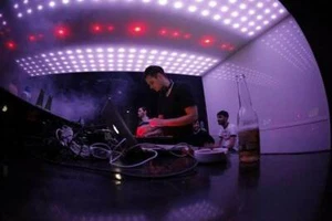 Monoloc Live Minimal & Techno DJ-Sets Compilation (2011 - 2019) - Foto 1 di 5