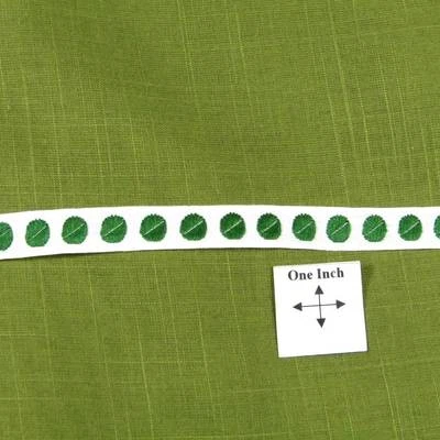 Borde de tela punteada raro, 1/2" de ancho, lunares verdes en blanco, por 2 yardas Foto 1 de 2